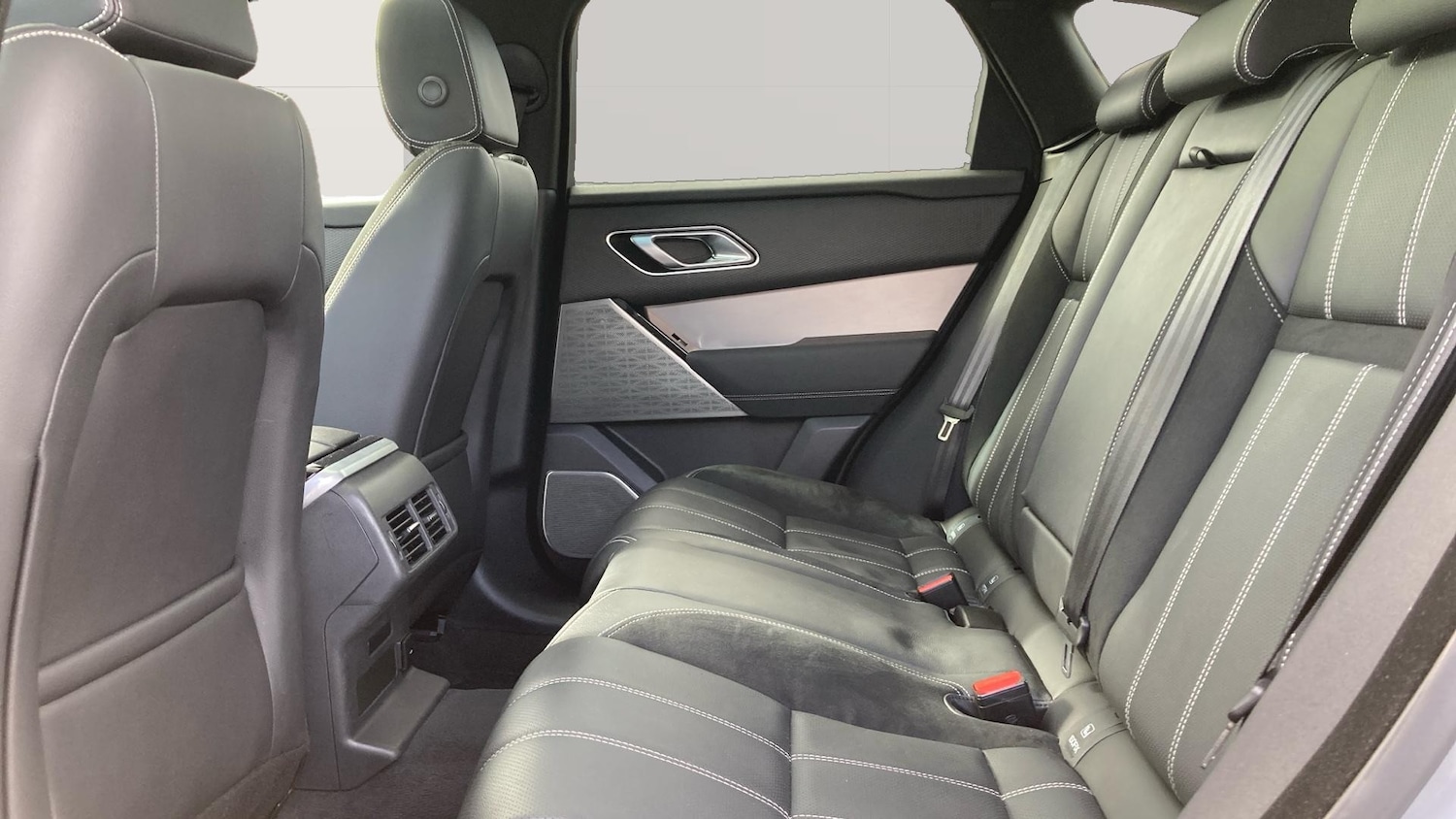 Used Land Rover Range Rover Velar 2022 for sale - 75972825: Photo 4