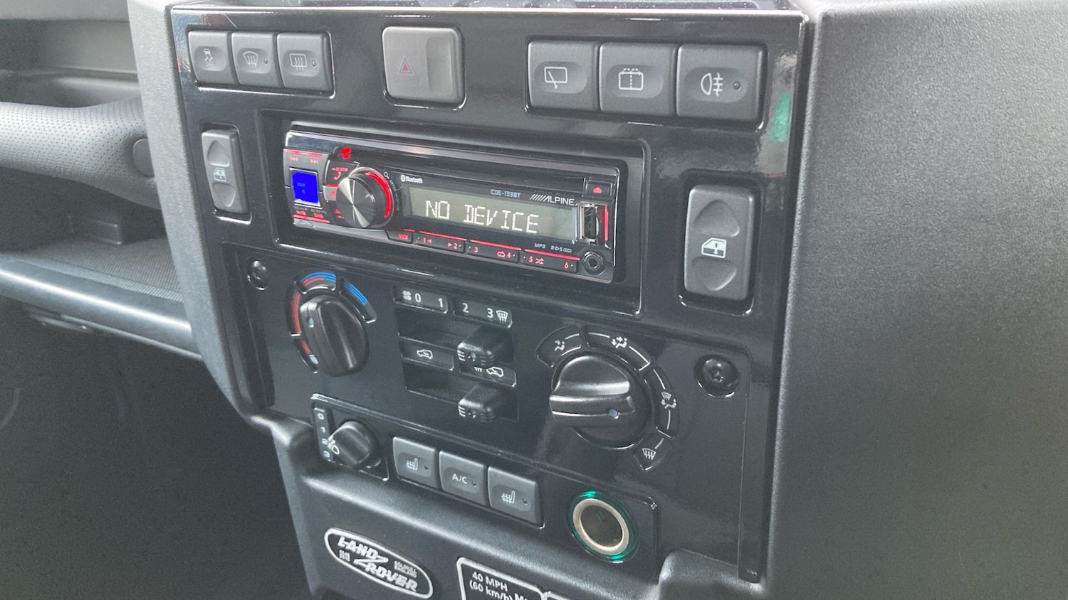 Used Land Rover Defender 2016 for sale - 76518433: Photo 11