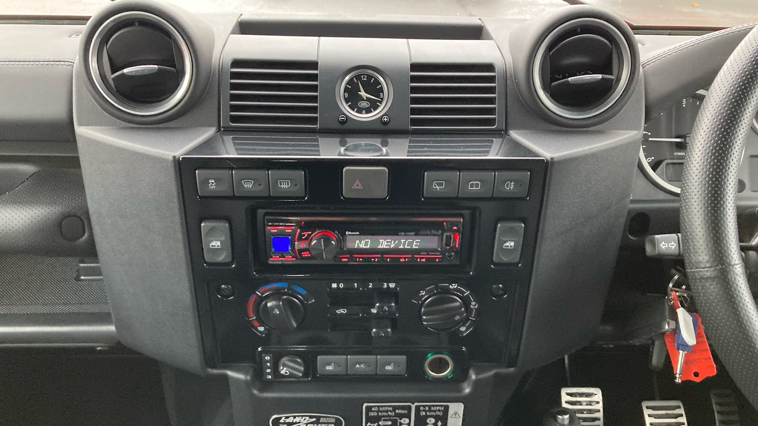 Used Land Rover Defender 2016 for sale - 76518433: Photo 14