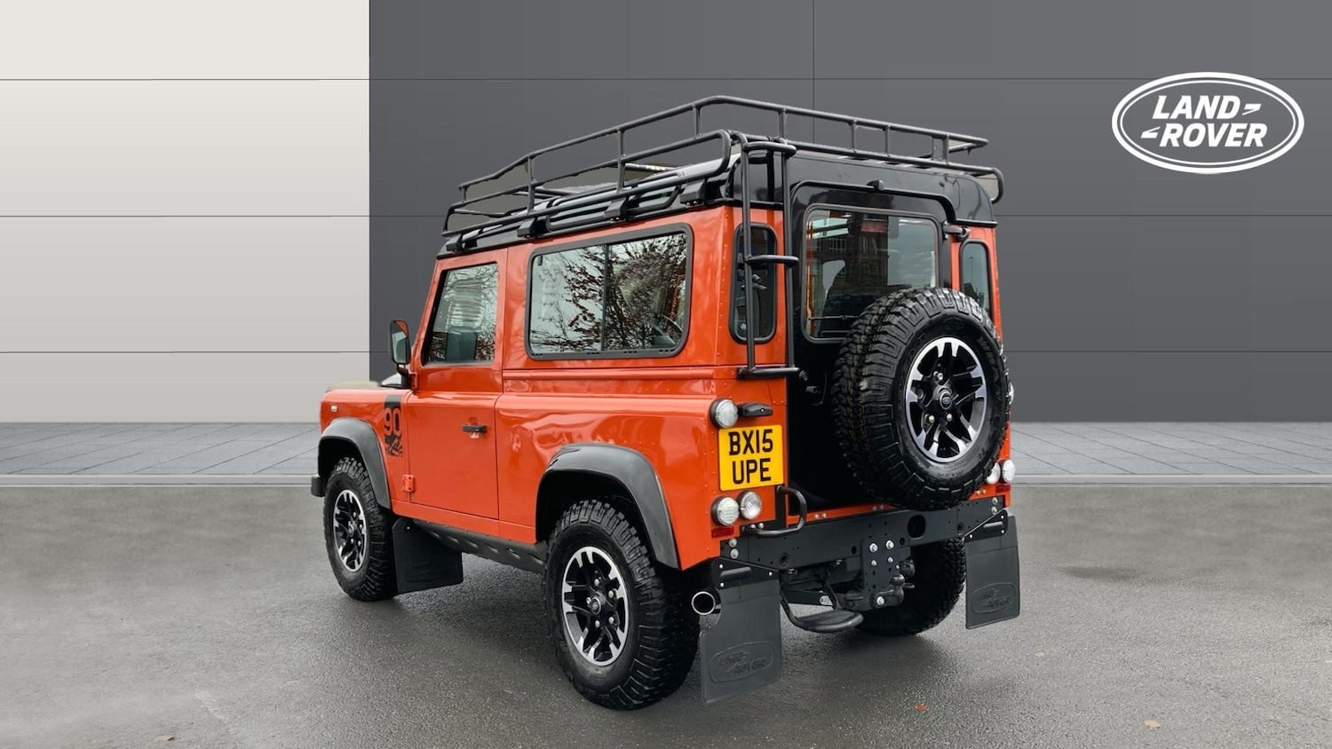 Used Land Rover Defender 2016 for sale - 76518433: Photo 2