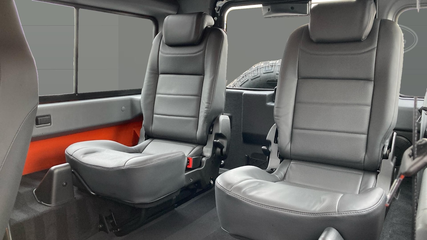 Used Land Rover Defender 2016 for sale - 76518433: Photo 4