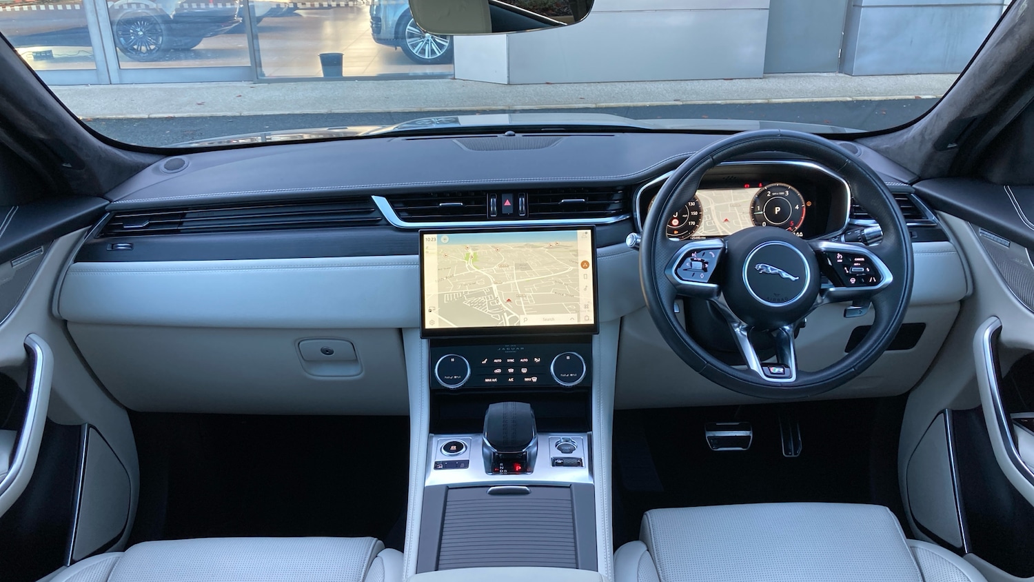 Used Jaguar F-Pace 2022 for sale - 77210919: Photo 9