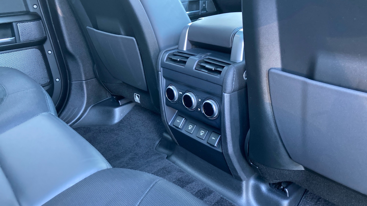 Used Land Rover Defender 2021 for sale - 77033318: Photo 18