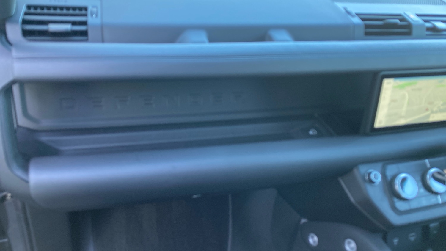 Used Land Rover Defender 2021 for sale - 77033318: Photo 26