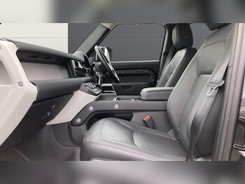 Used Land Rover Defender 2023 for sale - 77450258: Photo