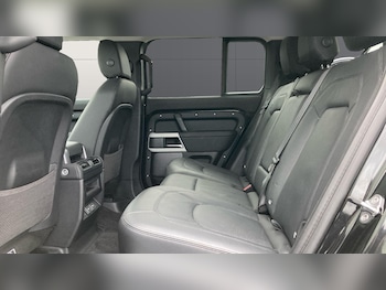 Used Land Rover Defender 2023 for sale - 77450258: Photo