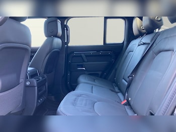 Used Land Rover Defender 2025 for sale - 75418403: Photo