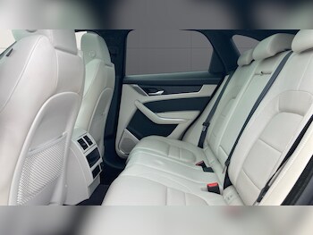 Used Jaguar F-Pace 2023 for sale - 75827557: Photo