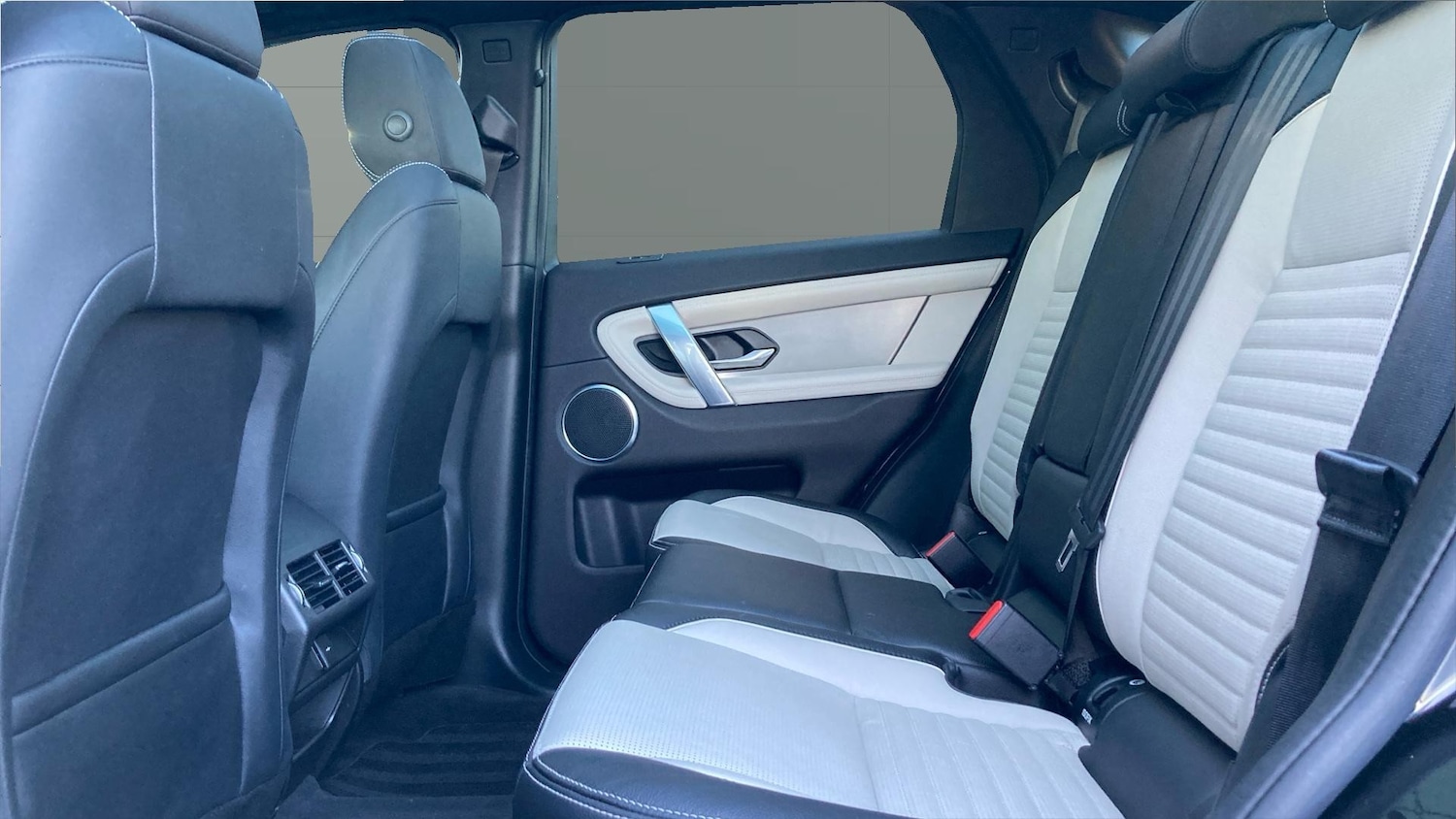 Used Land Rover Discovery Sport 2021 for sale - 77079451: Photo 4