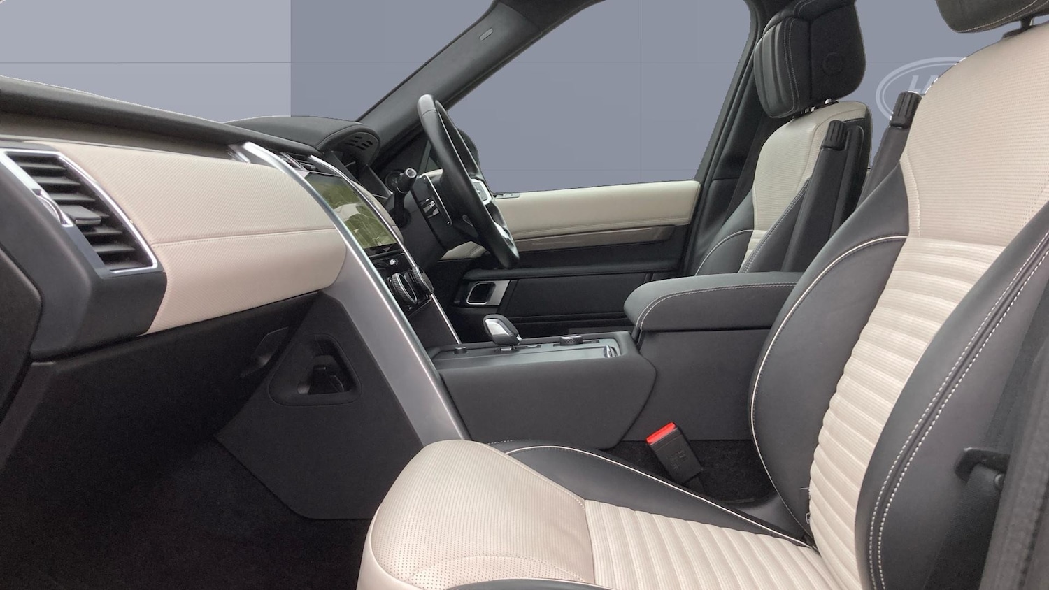 Used Land Rover Discovery 2023 for sale - 77210916: Photo 3