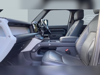 Used Land Rover Defender 2023 for sale - 77036634: Photo