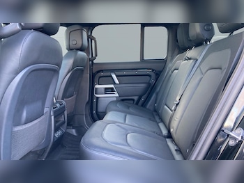 Used Land Rover Defender 2023 for sale - 77036634: Photo