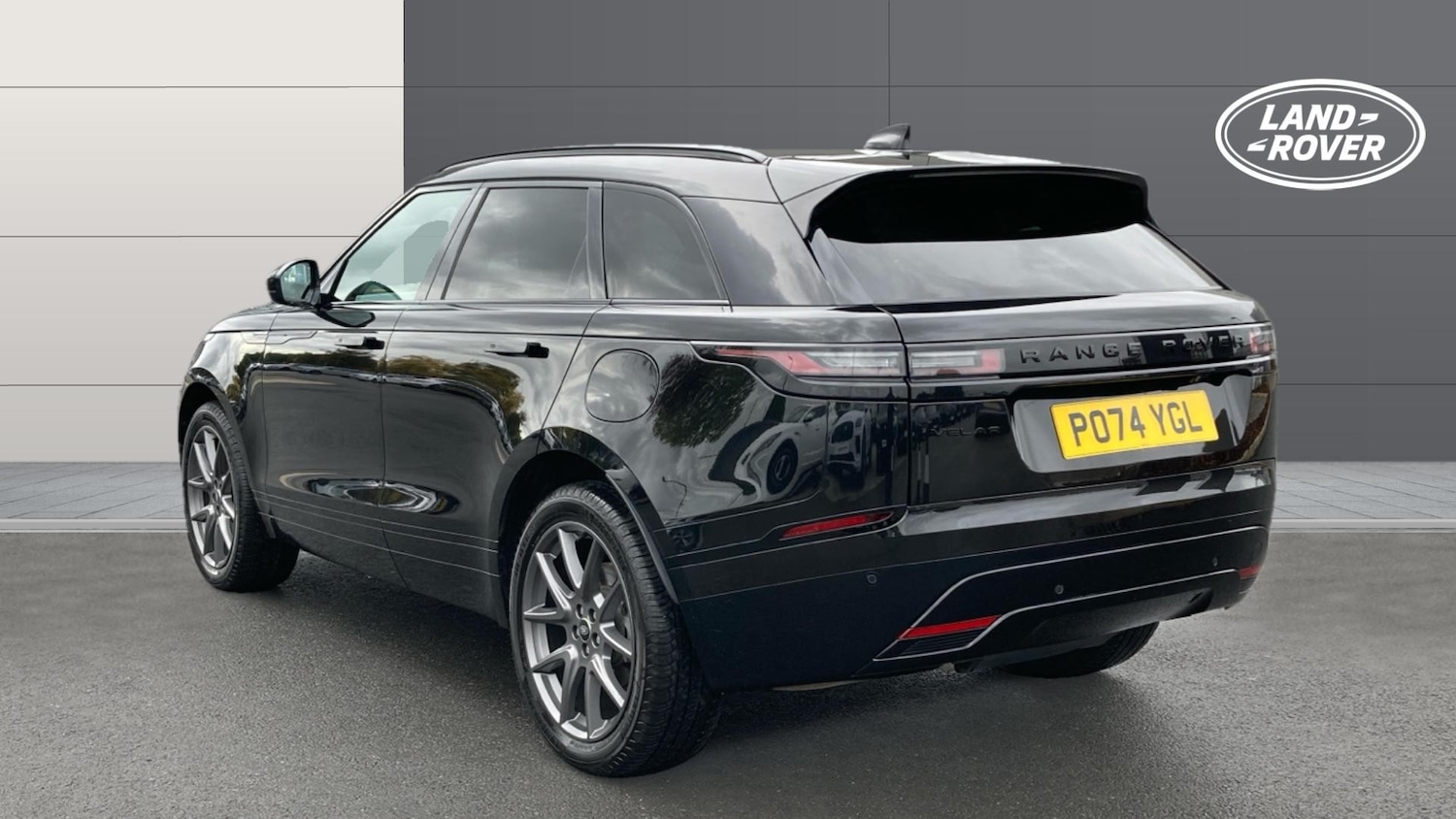 Used Land Rover Range Rover Velar 2024 for sale - 76079613: Photo 2