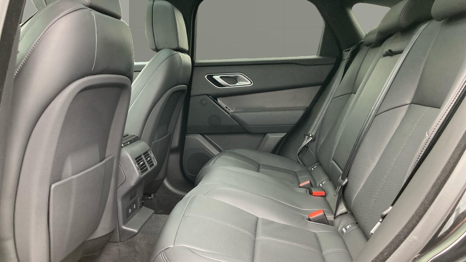 Used Land Rover Range Rover Velar 2024 for sale - 76079613: Photo 4