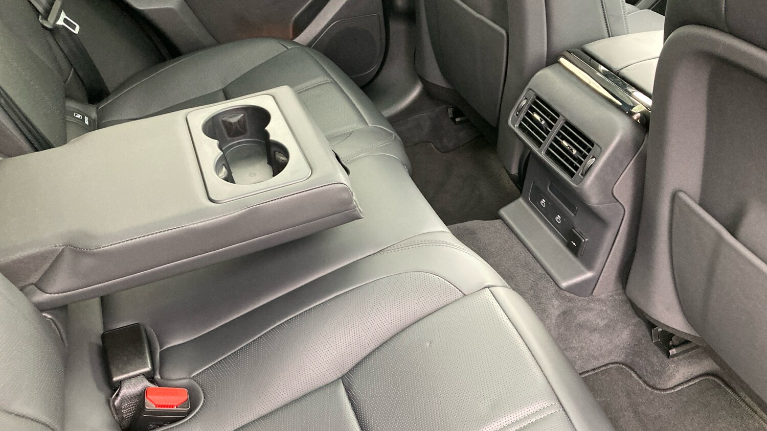 Used Land Rover Range Rover Velar 2024 for sale - 76079613: Photo 43