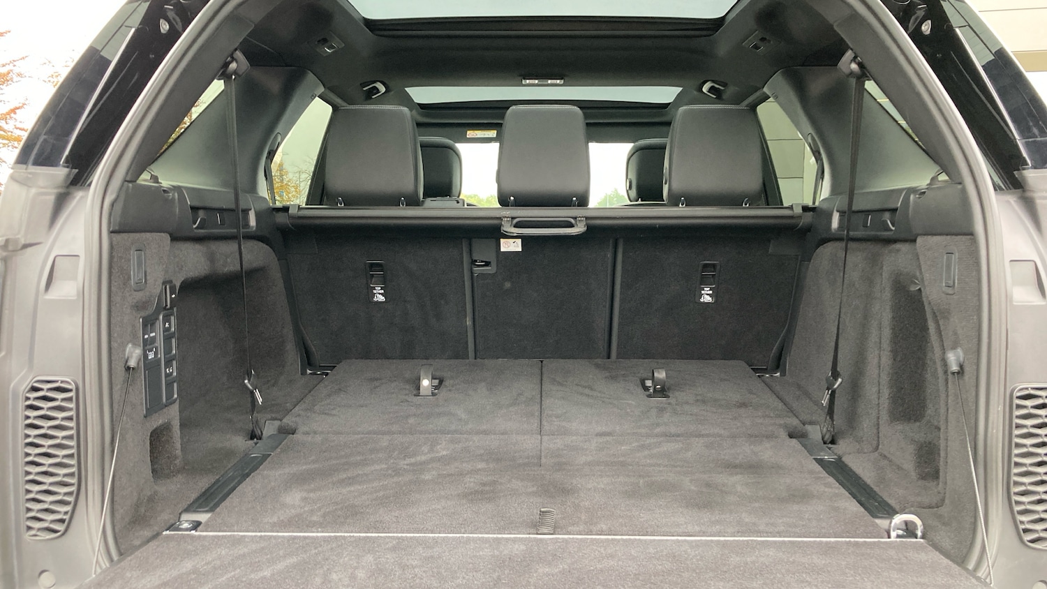 Used Land Rover Discovery 2023 for sale - 76860163: Photo 10