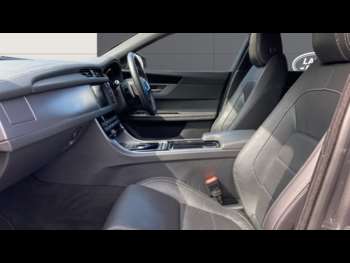 Used Jaguar XF 2018 for sale - 75319950: Photo