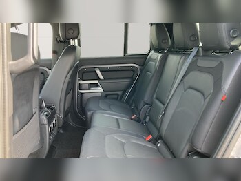 Used Land Rover Defender 2023 for sale - 78442828: Photo