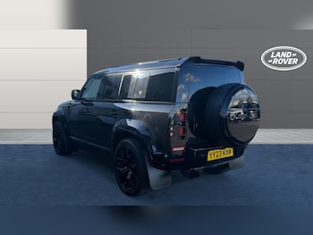Used Land Rover Defender 2023 for sale - 77883777: Photo