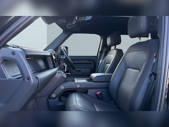 Used Land Rover Defender 2023 for sale - 77883777: Photo