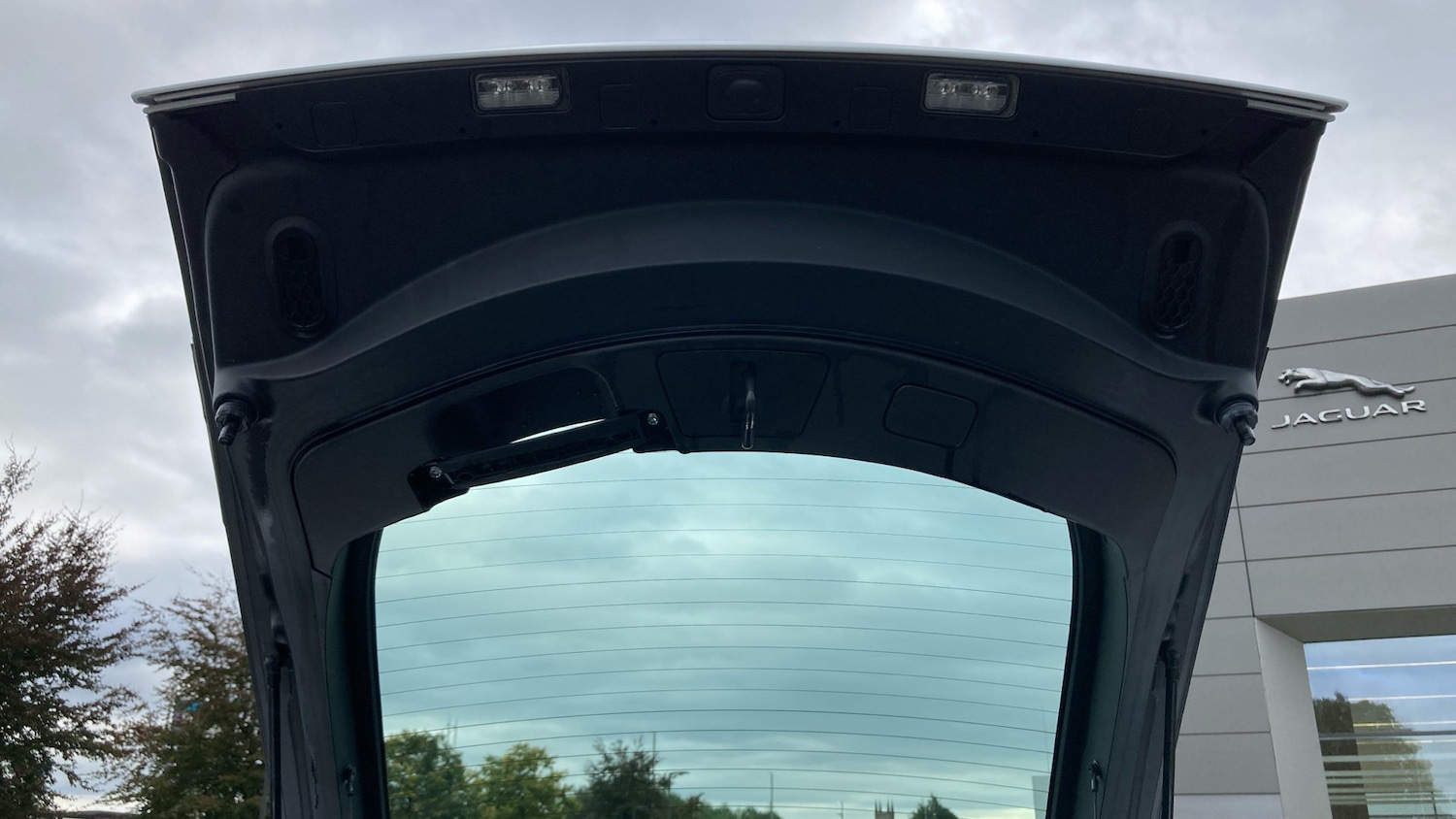 Used Jaguar F-Type 2021 for sale - 76748872: Photo 27