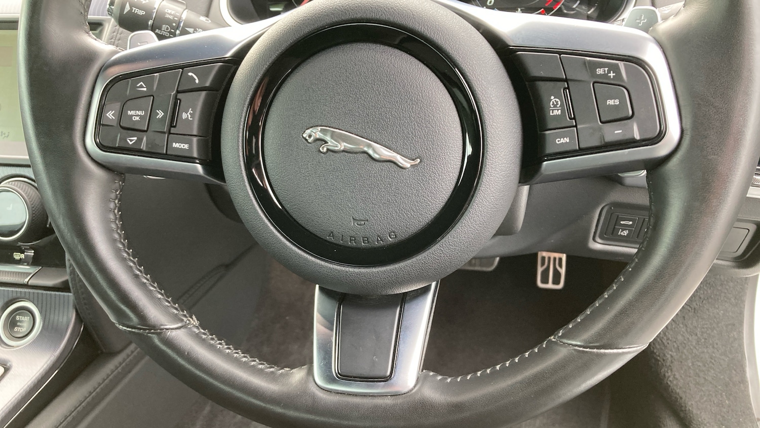 Used Jaguar F-Type 2021 for sale - 76748872: Photo 44
