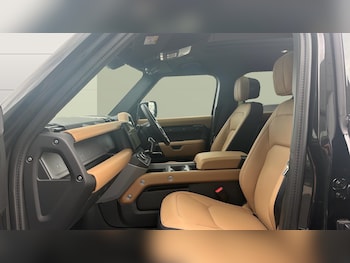 Used Land Rover Defender 2026 for sale - 79407955: Photo