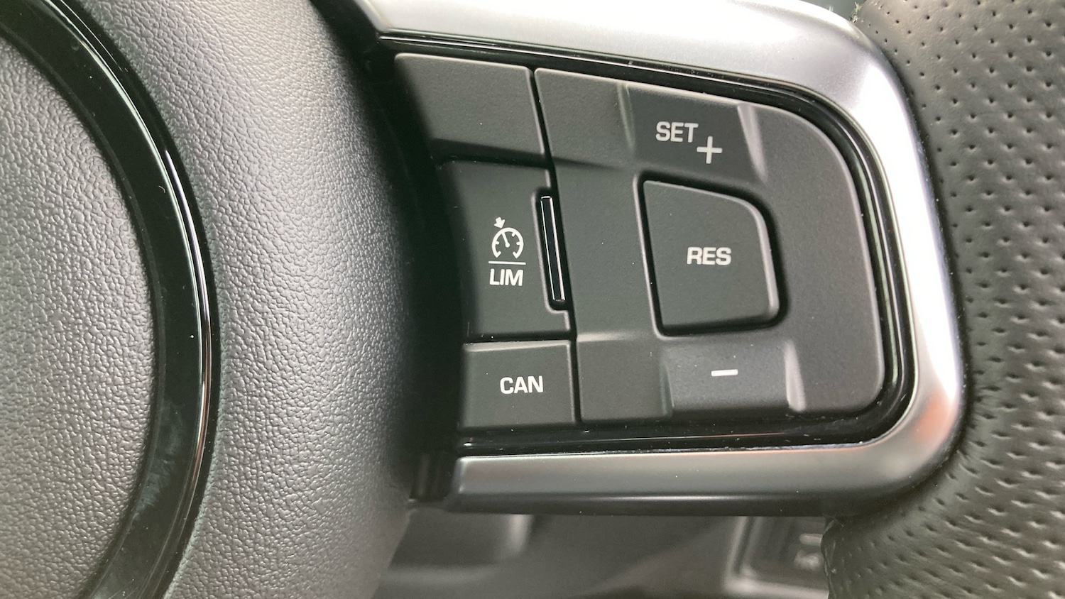 Used Jaguar F-Type 2022 for sale - 76618488: Photo 43