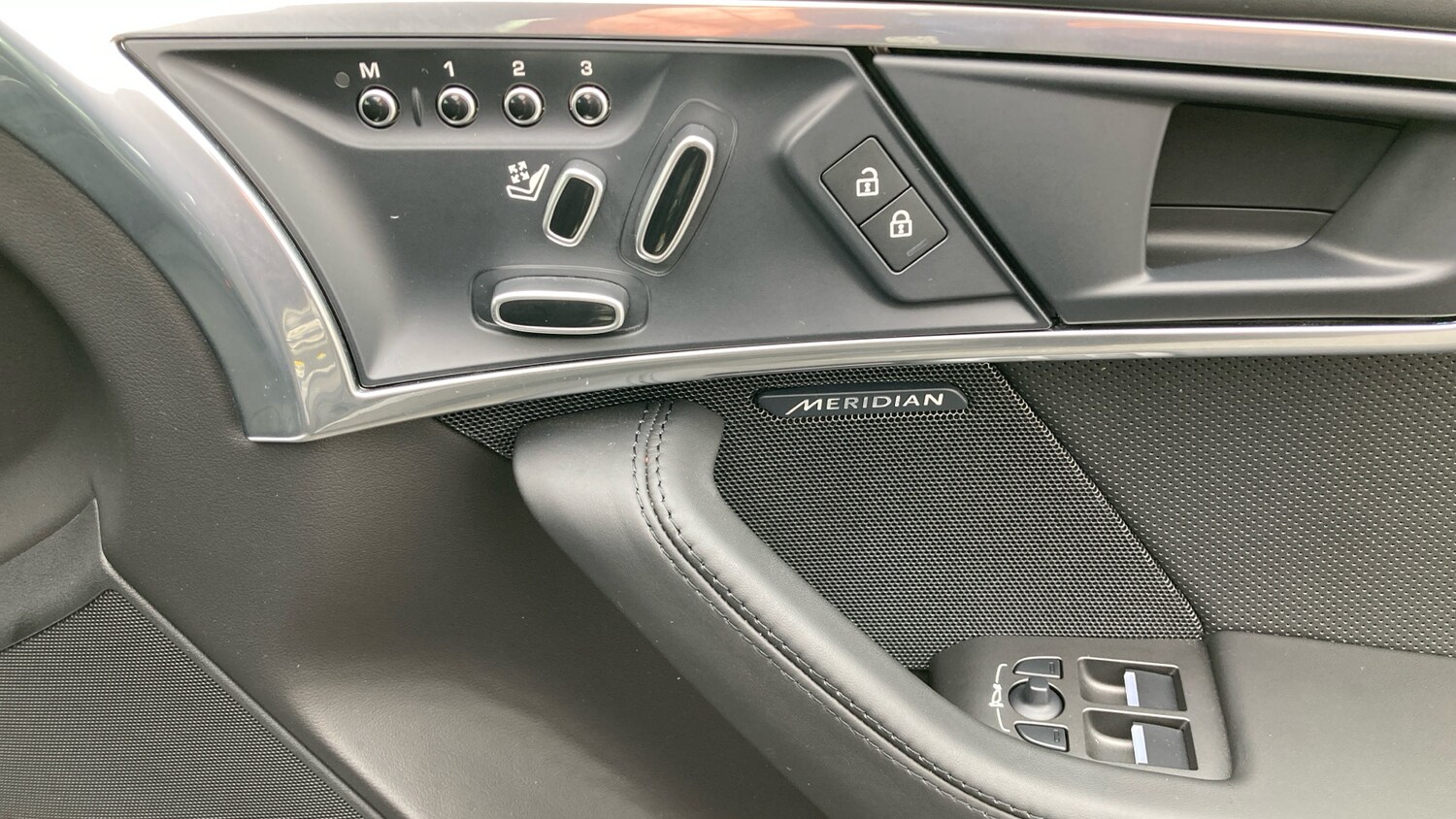 Used Jaguar F-Type 2022 for sale - 76618488: Photo 44