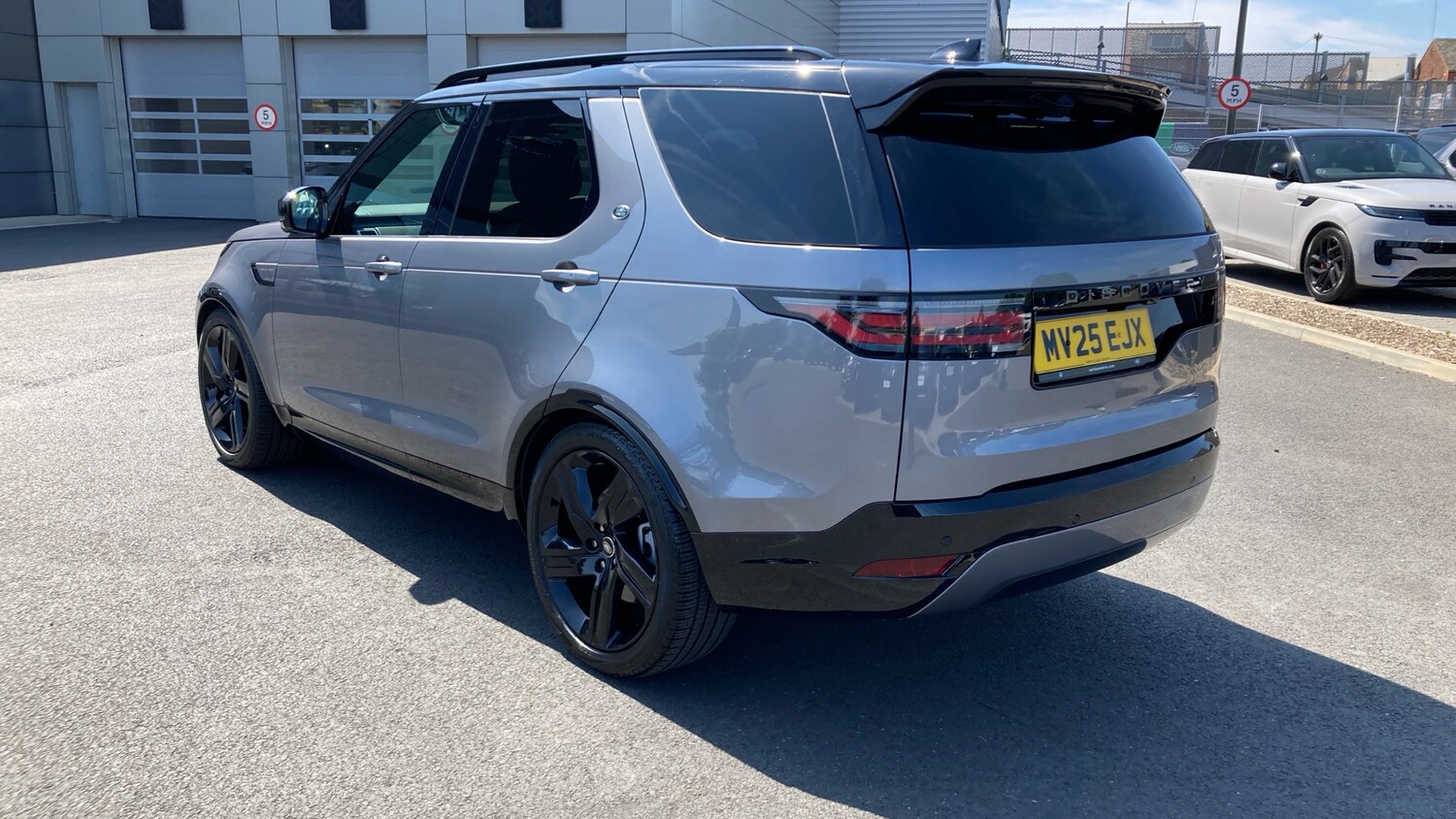 Used Land Rover Discovery 2025 for sale - 76209213: Photo 41