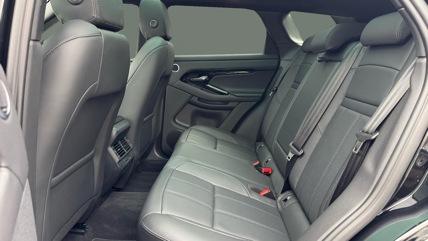 Used Land Rover Range Rover Evoque 2025 for sale - 77326711: Photo 4