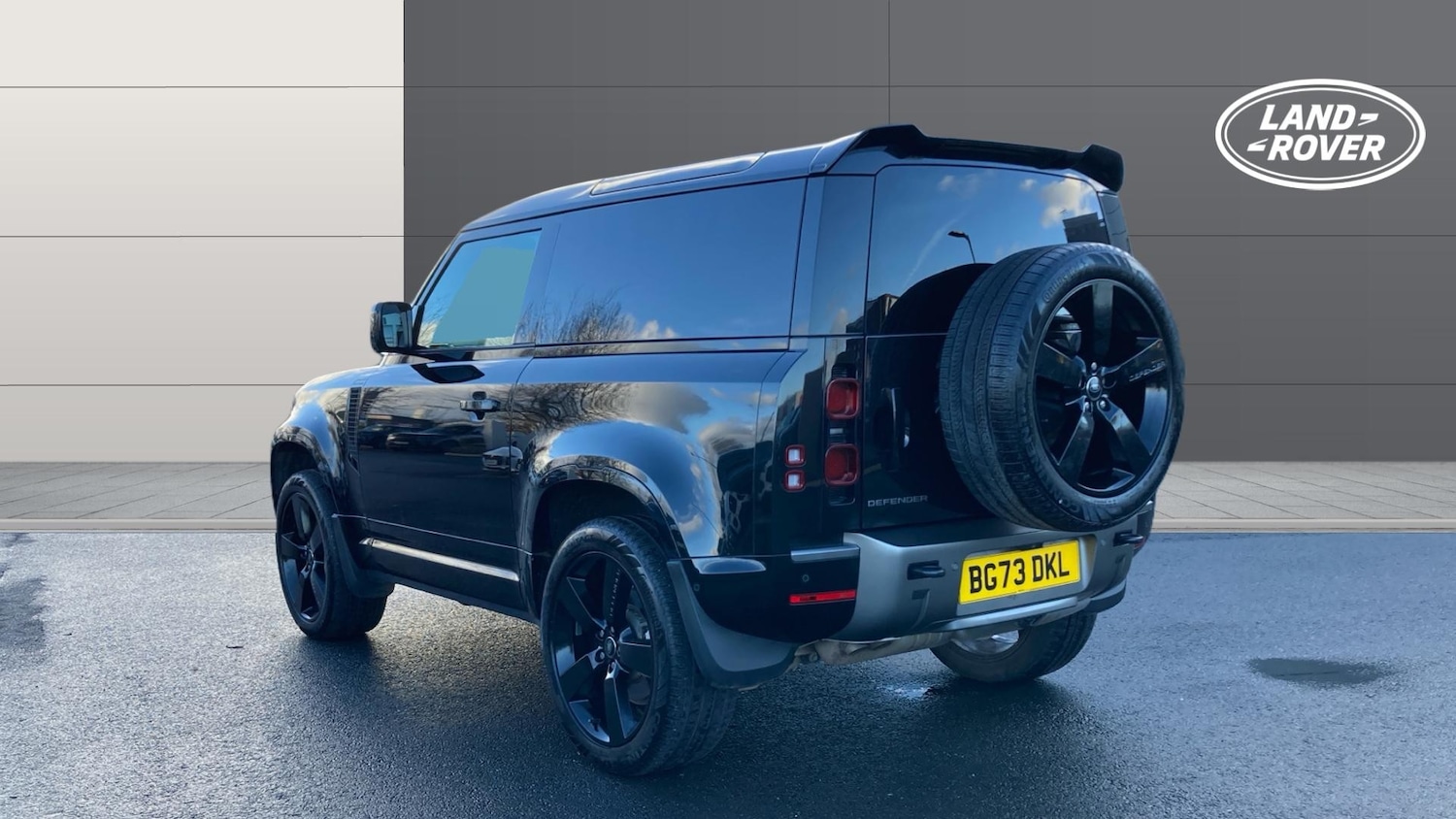 Used Land Rover Defender 2023 for sale - 77116447: Photo 2