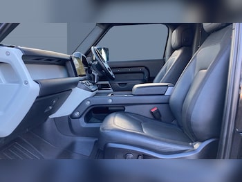 Used Land Rover Defender 2023 for sale - 77116447: Photo