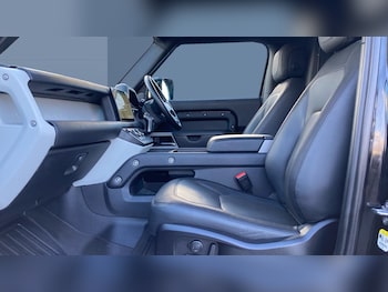 Used Land Rover Defender 2023 for sale - 77116447: Photo