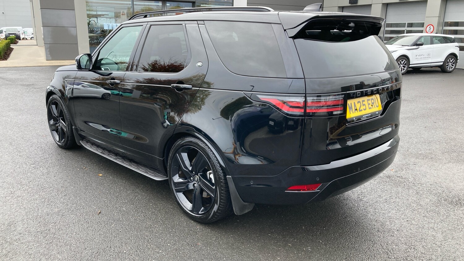 Used Land Rover Discovery 2025 for sale - 76302096: Photo 41