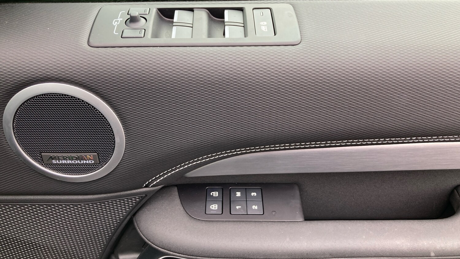 Used Land Rover Discovery 2025 for sale - 76302096: Photo 44