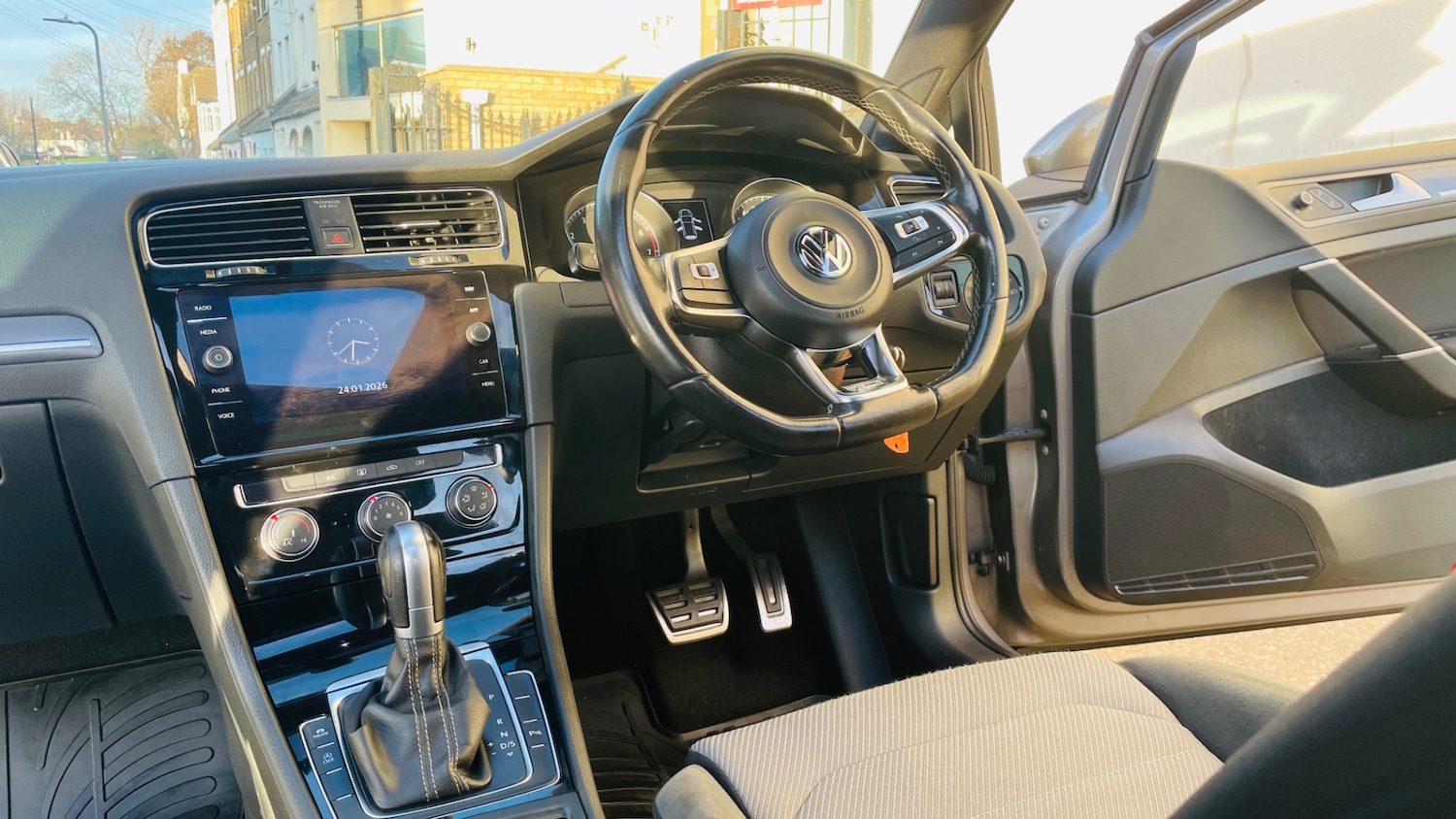 Used Volkswagen Golf 2016 for sale - 77201739: Photo 29