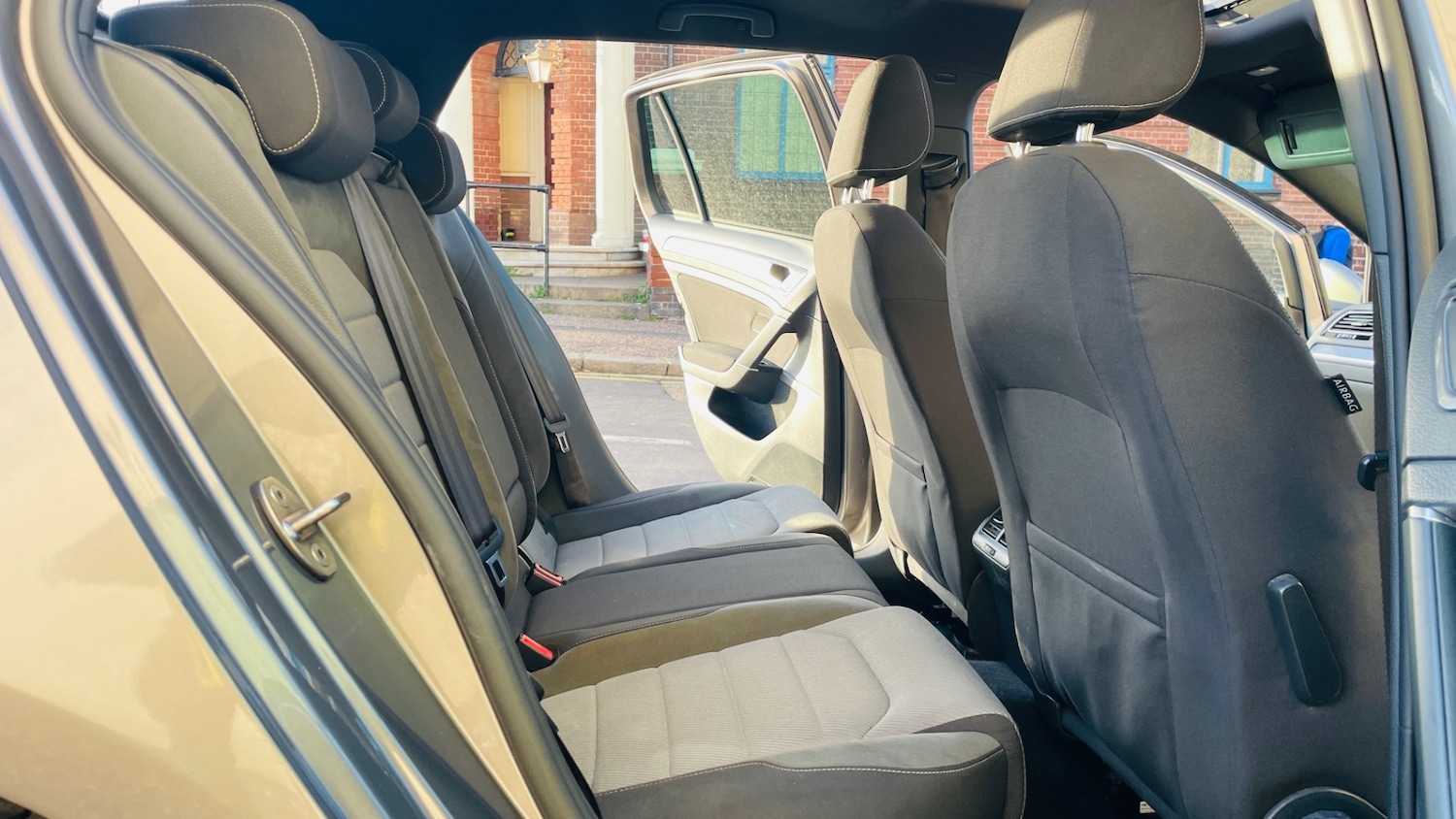 Used Volkswagen Golf 2016 for sale - 77201739: Photo 37