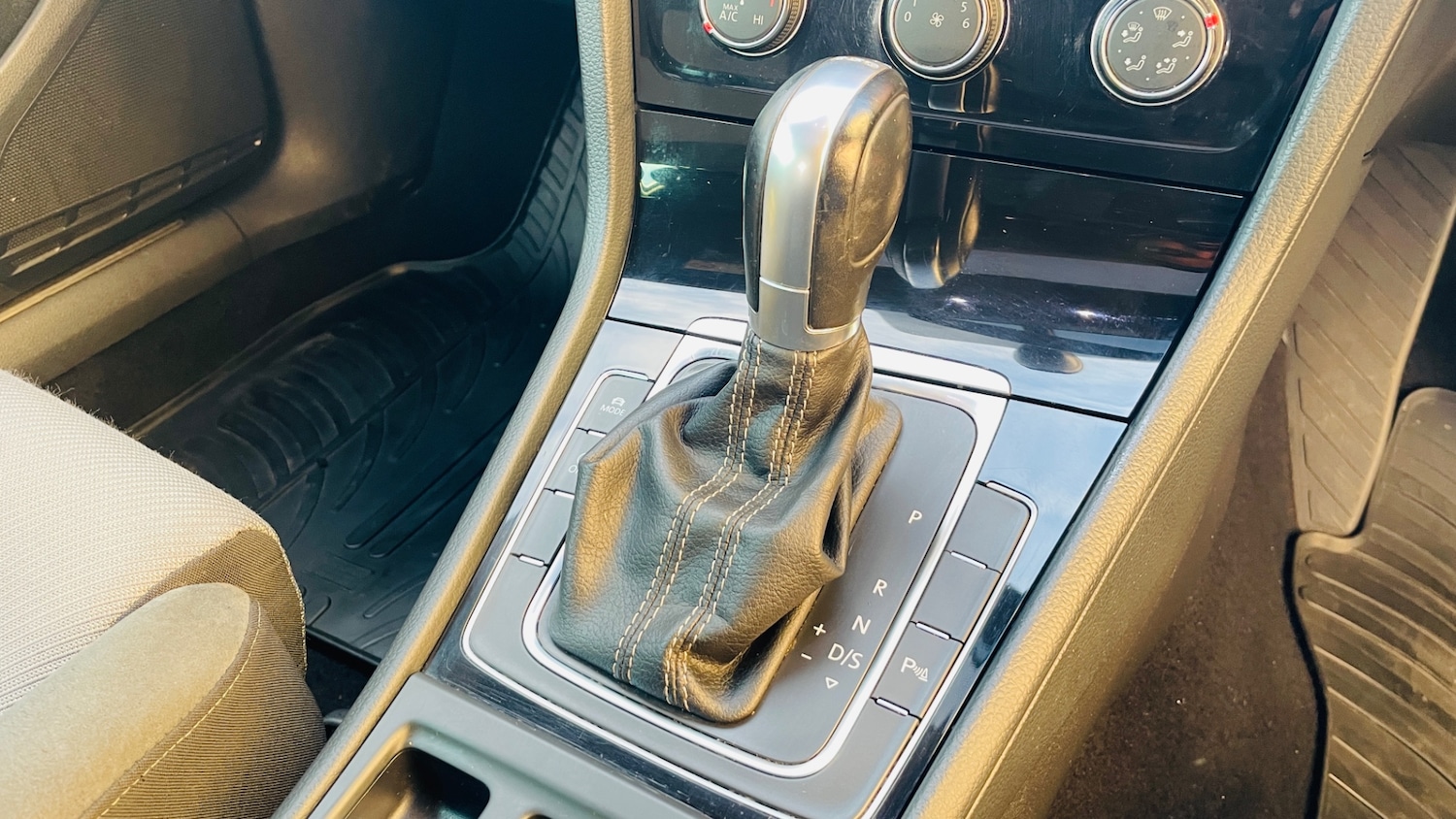 Used Volkswagen Golf 2016 for sale - 77201739: Photo 49