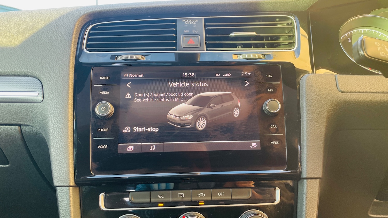 Used Volkswagen Golf 2016 for sale - 77201739: Photo 51