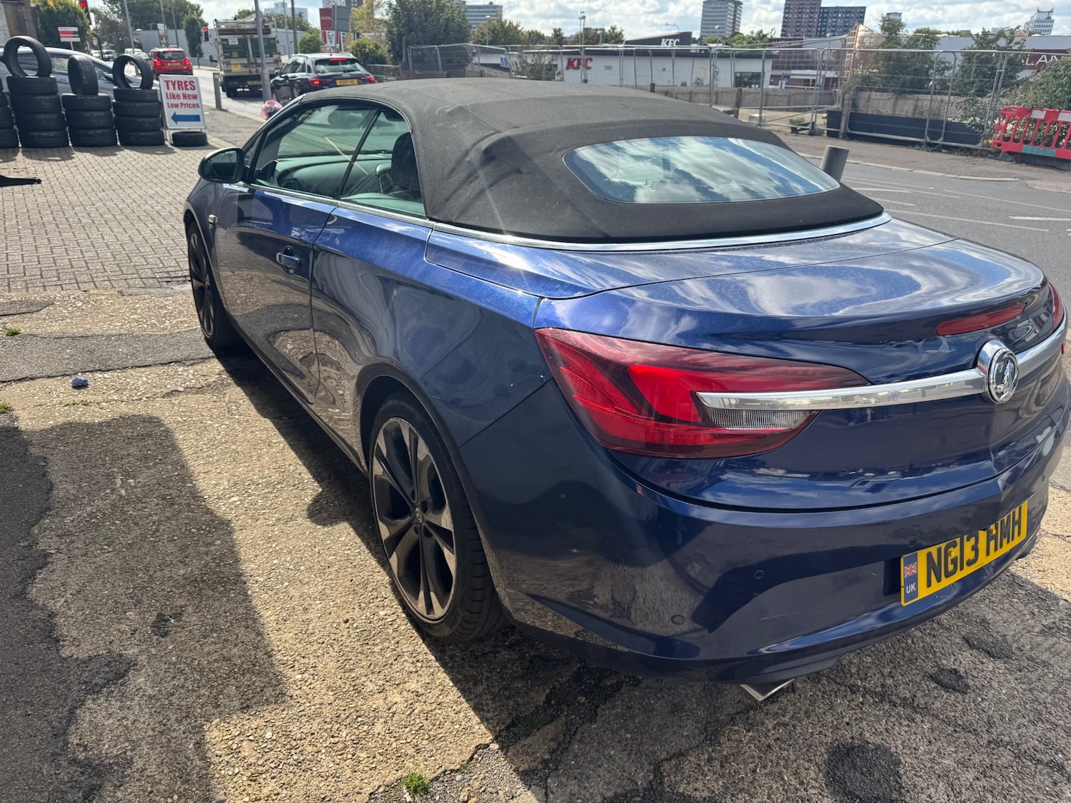 Used Vauxhall Cascada 2013 for sale - 77371754: Photo 2