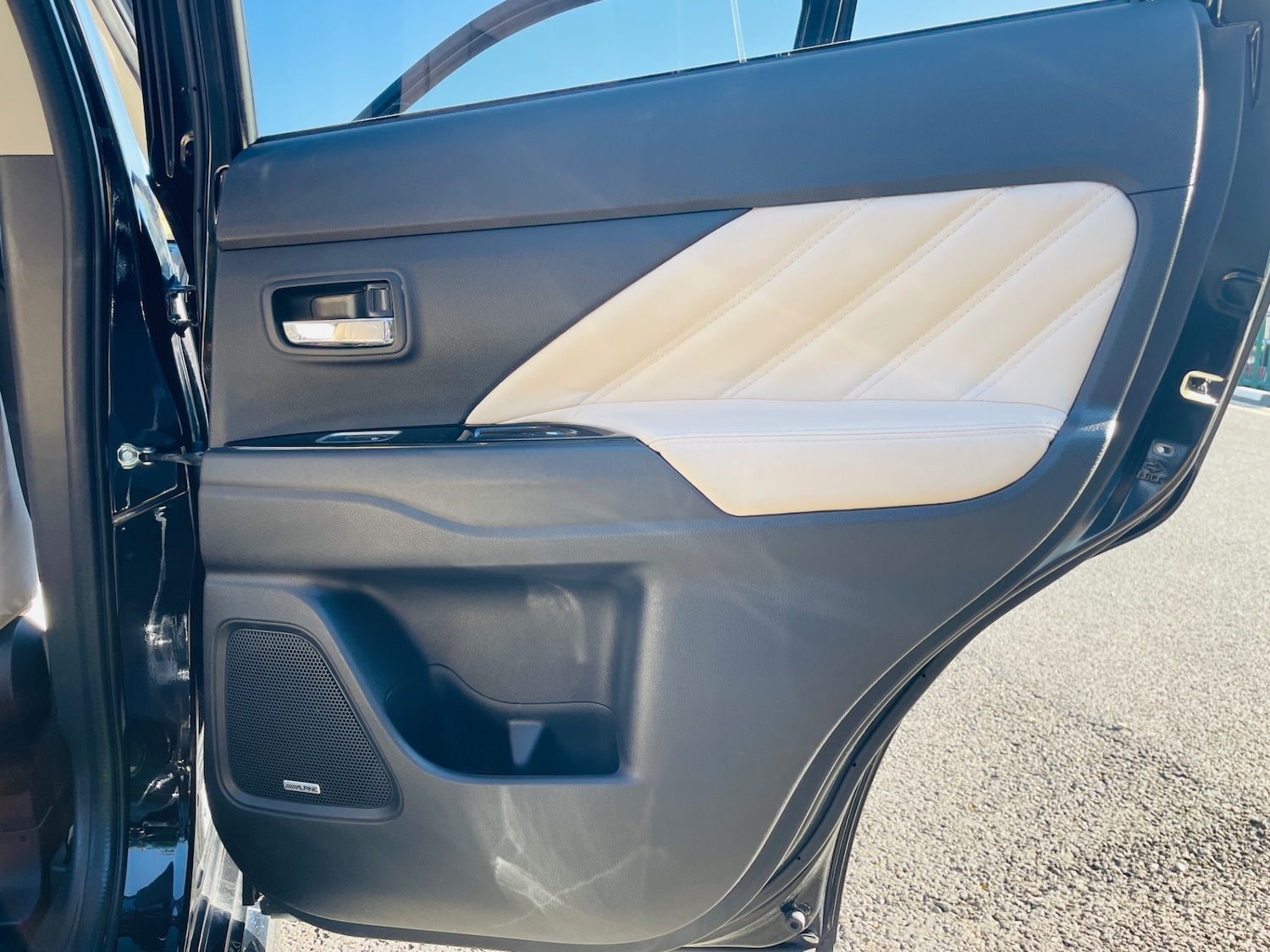 Used Mitsubishi Outlander 2016 for sale - 76618253: Photo 32