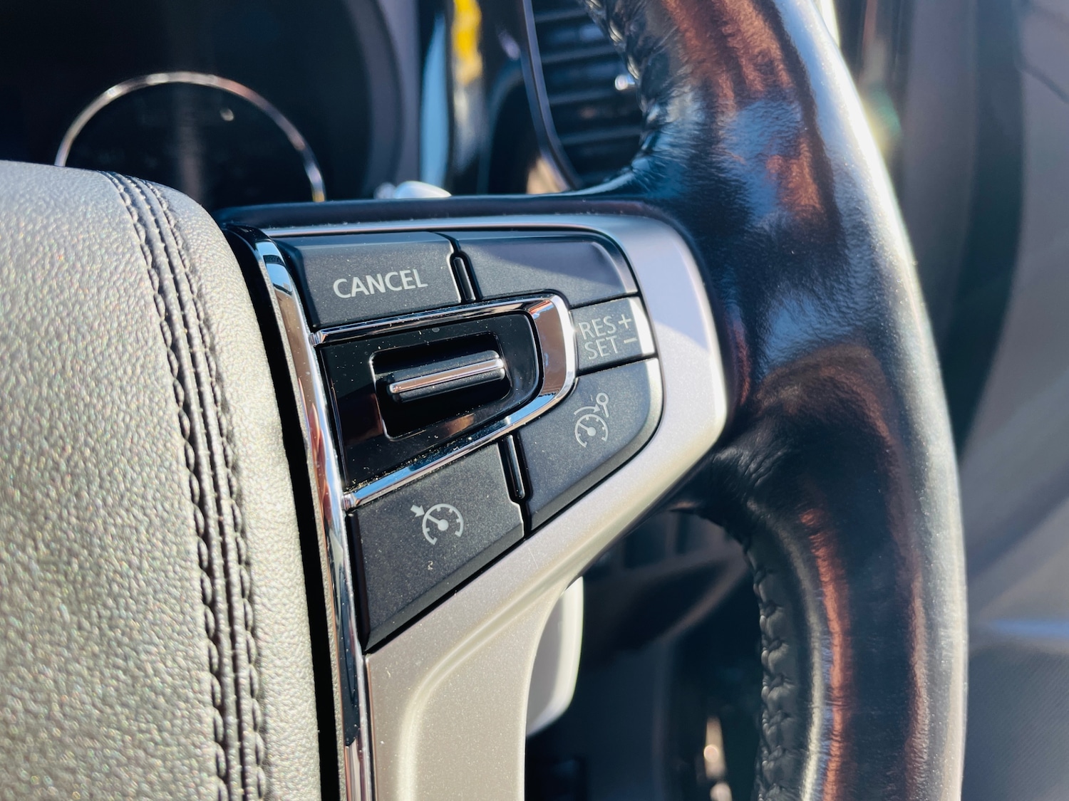 Used Mitsubishi Outlander 2016 for sale - 76618253: Photo 44