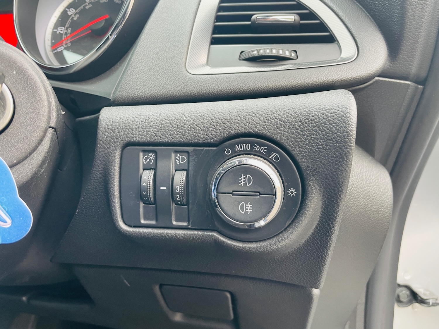 Used Vauxhall Astra 2011 for sale - 77001606: Photo 38