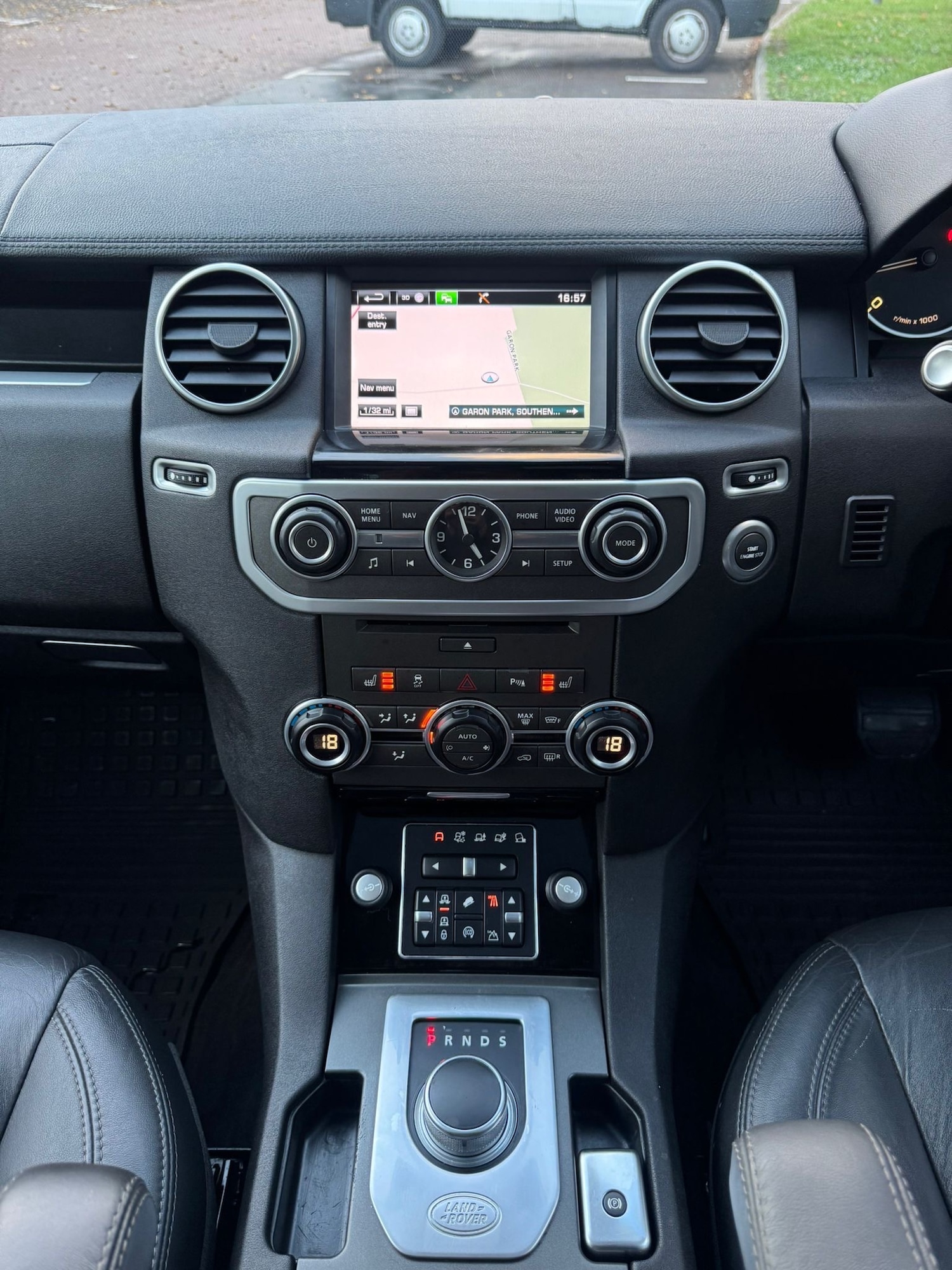 Used Land Rover Discovery 4 2016 for sale - 76531477: Photo 13