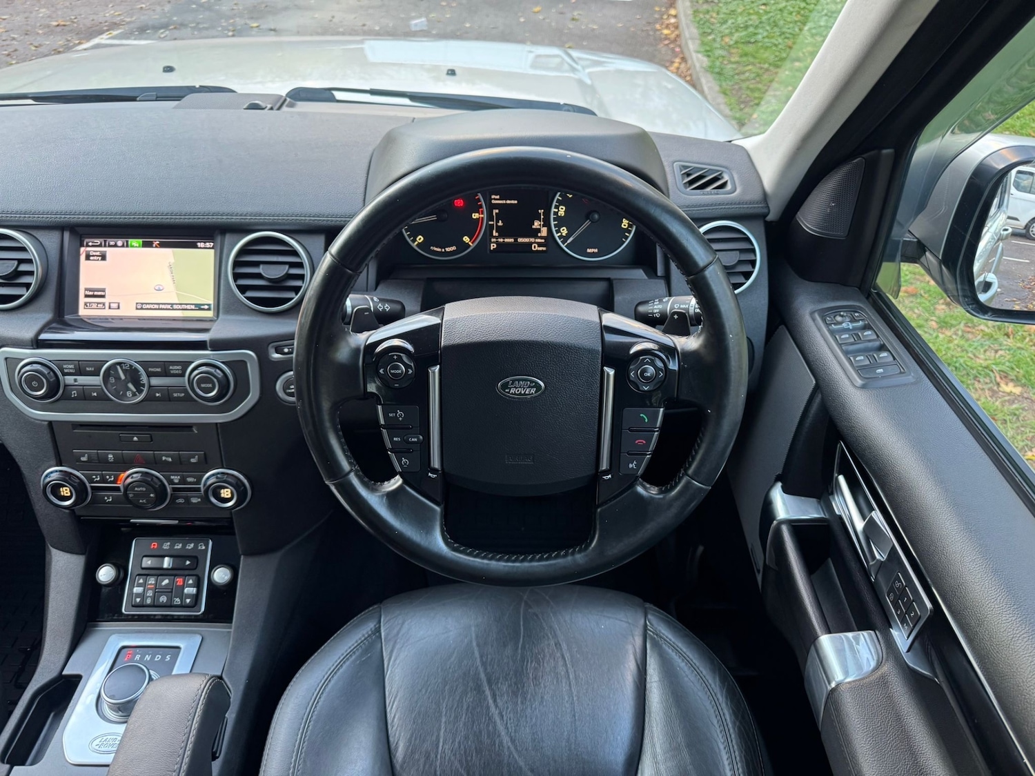 Used Land Rover Discovery 4 2016 for sale - 76531477: Photo 9