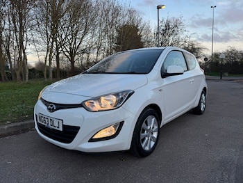 Used Hyundai i20 2014 for sale - 77371738: Photo