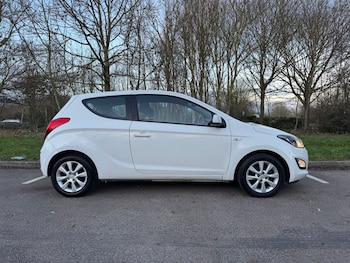 Used Hyundai i20 2014 for sale - 77371738: Photo