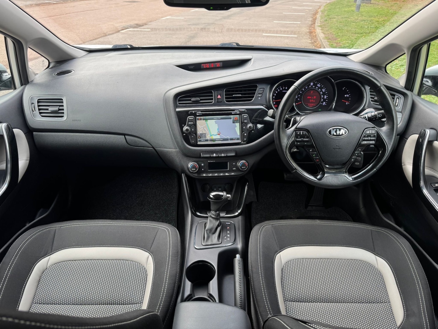 Used Kia Ceed 2012 for sale - 76497372: Photo 9