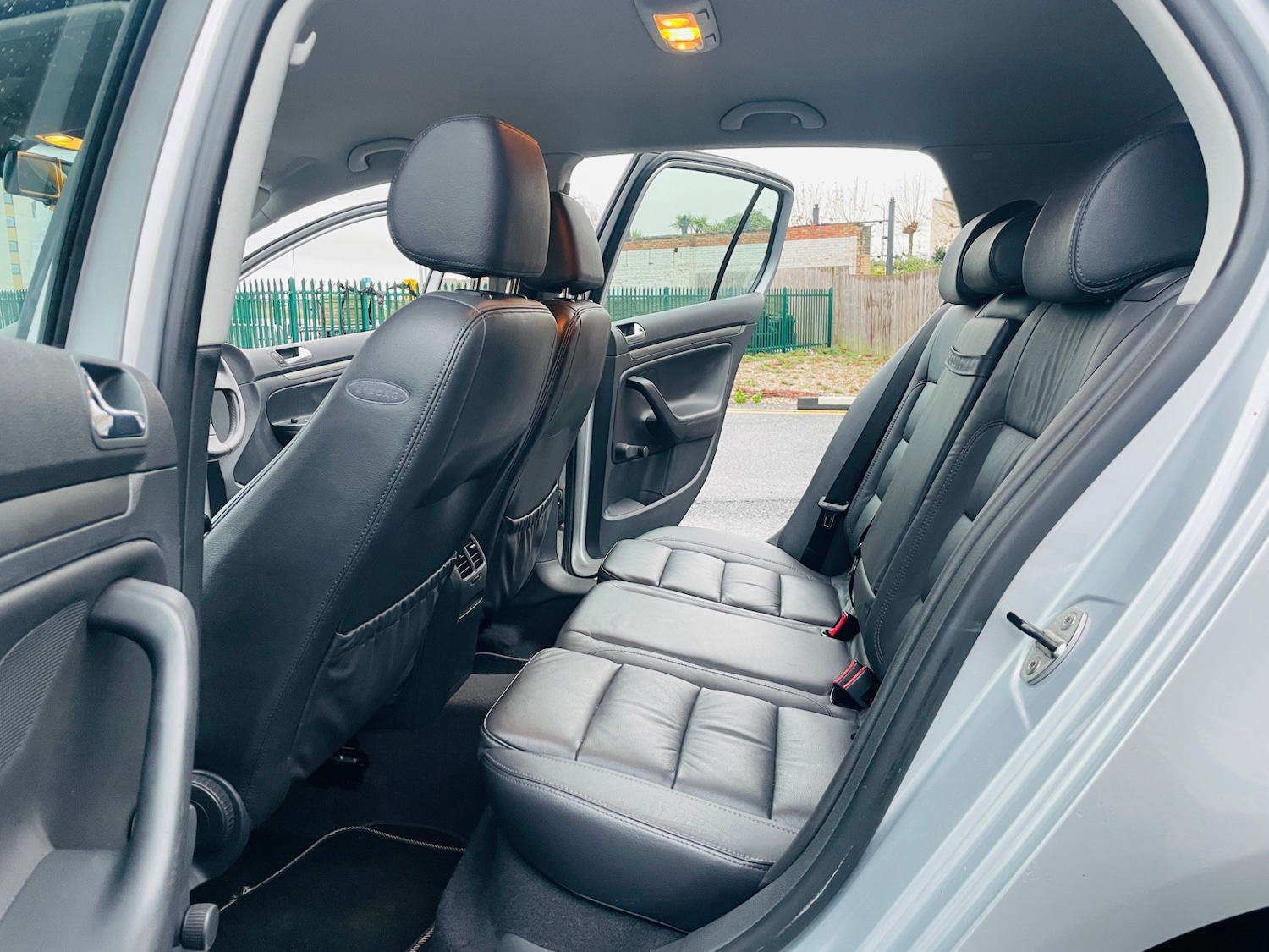 Used Volkswagen Golf 2004 for sale - 76863744: Photo 33